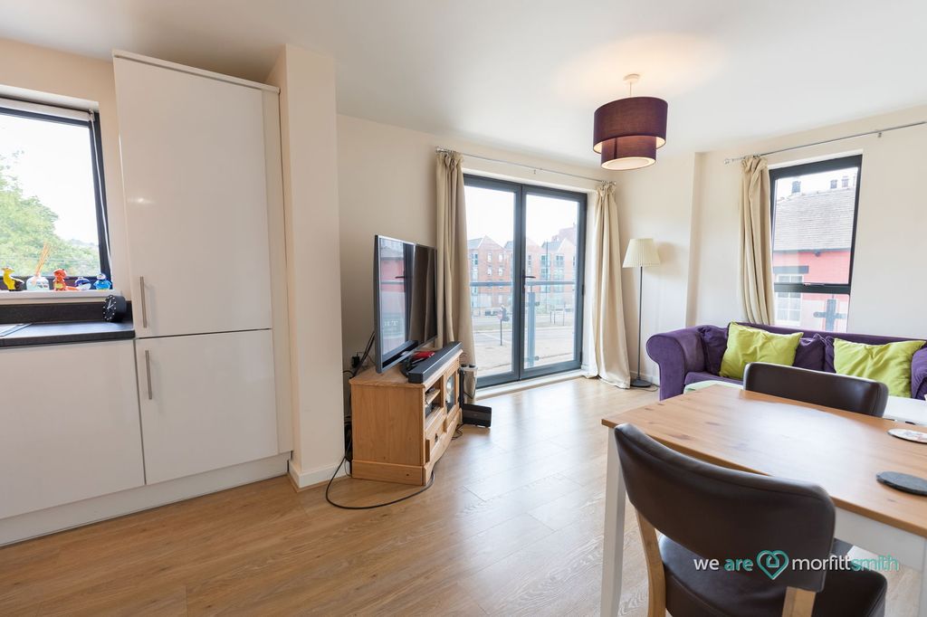 Property photo 2 of 10