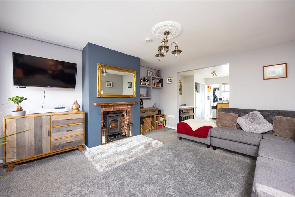 Property photo 2 of 13 Picture No. 15