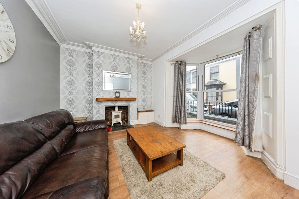 Property photo 3 of 17 Pbox-Img.Jpg