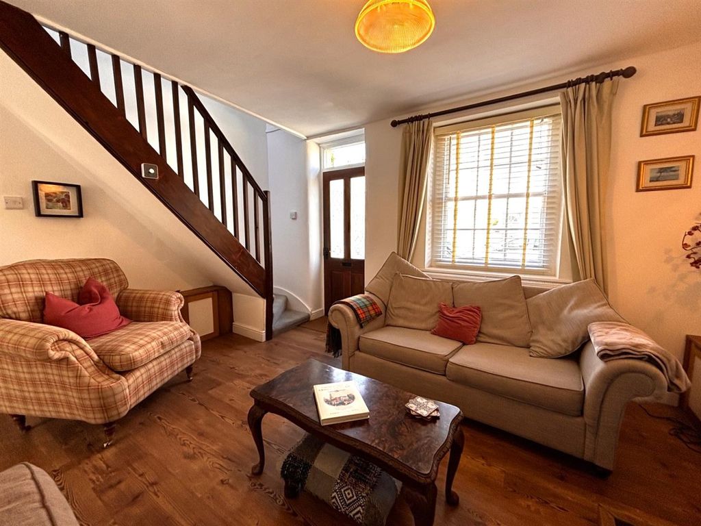 Property photo 3 of 22 4320 Lounge And Stairs.Jpg