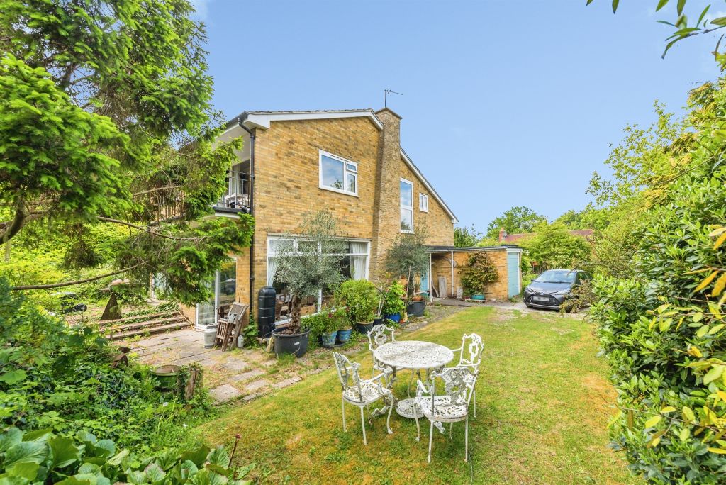 Property photo 2 of 28
