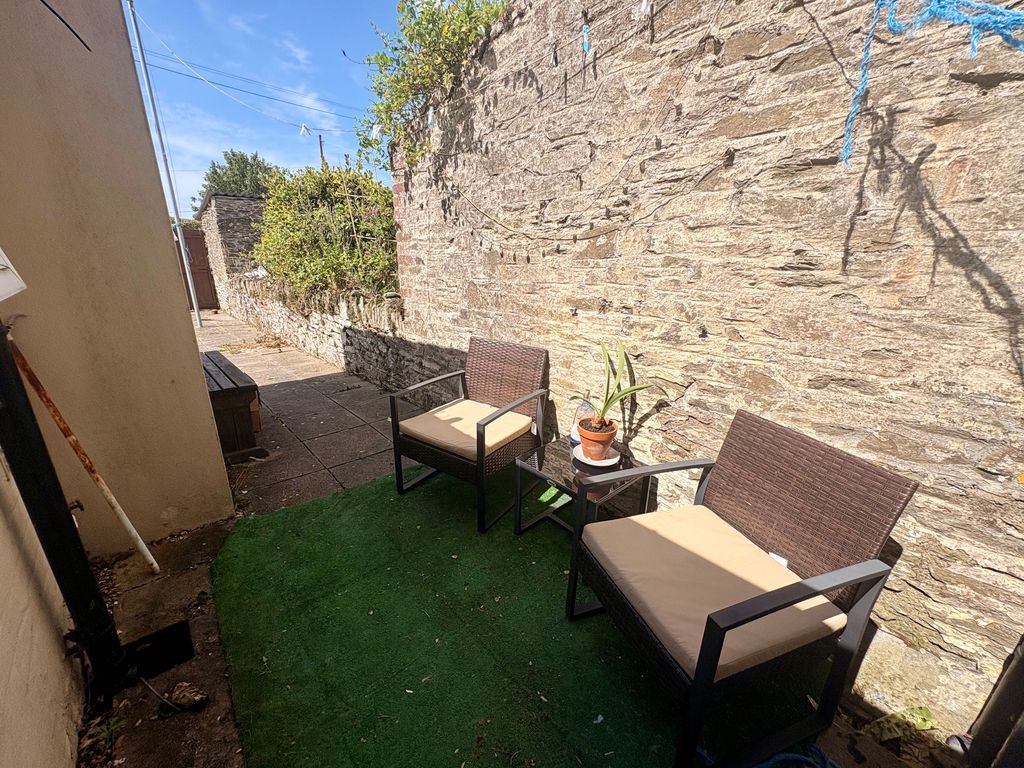 Property photo 3 of 18 Image
