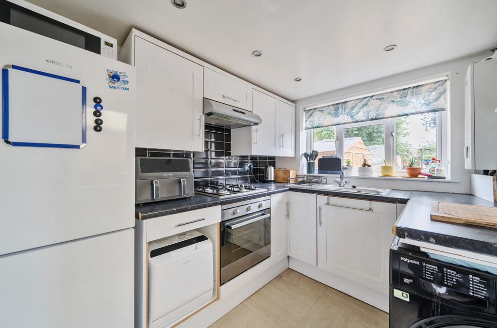 Property photo 3 of 12 1317832-5-68652De...
