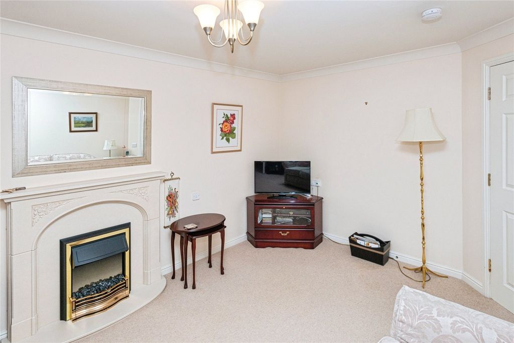 Property photo 3 of 10 Living Room