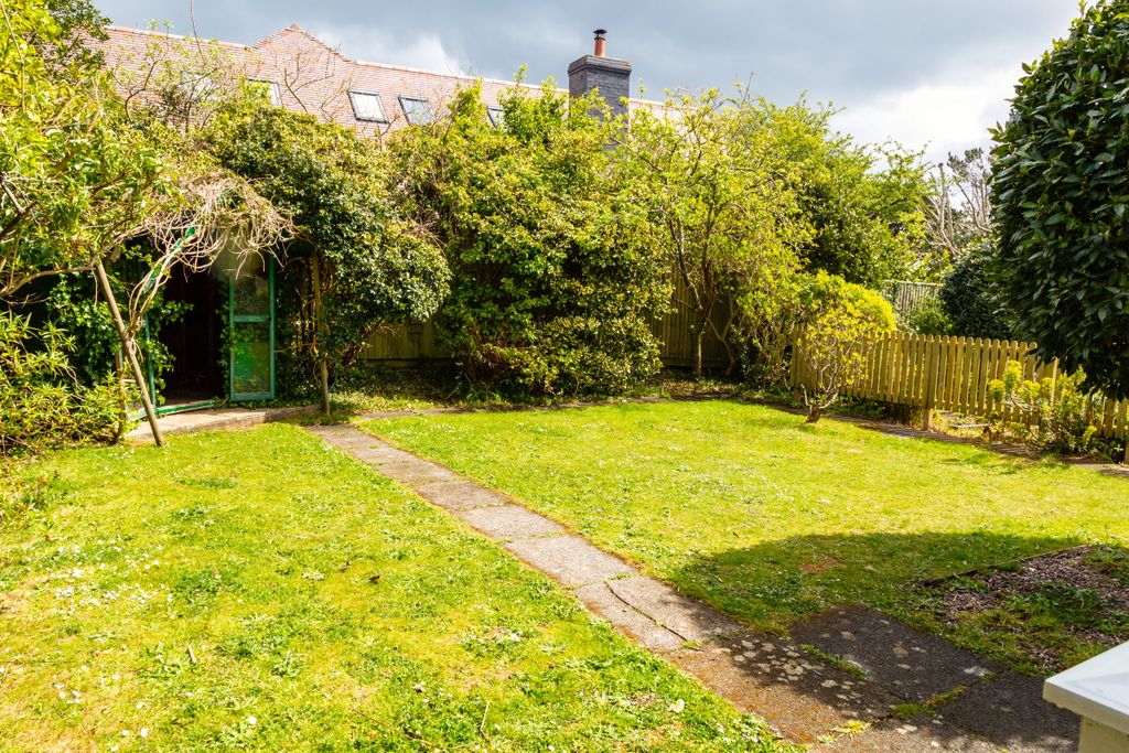 Property photo 2 of 24