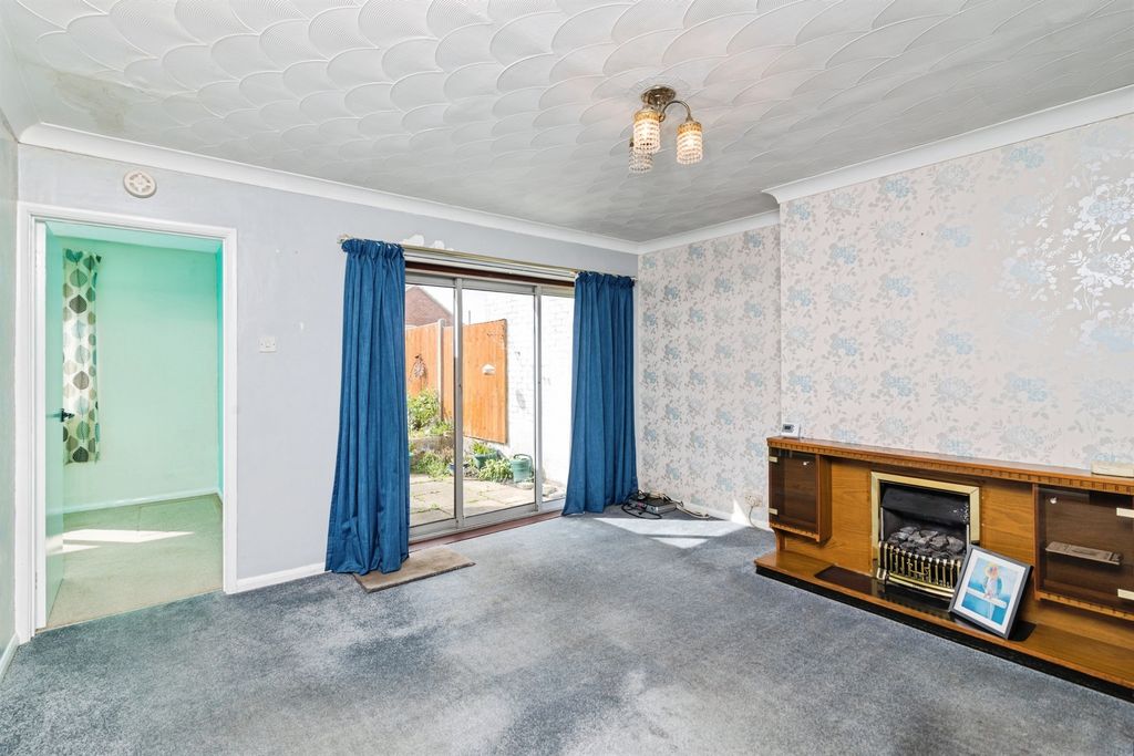 Property photo 2 of 15