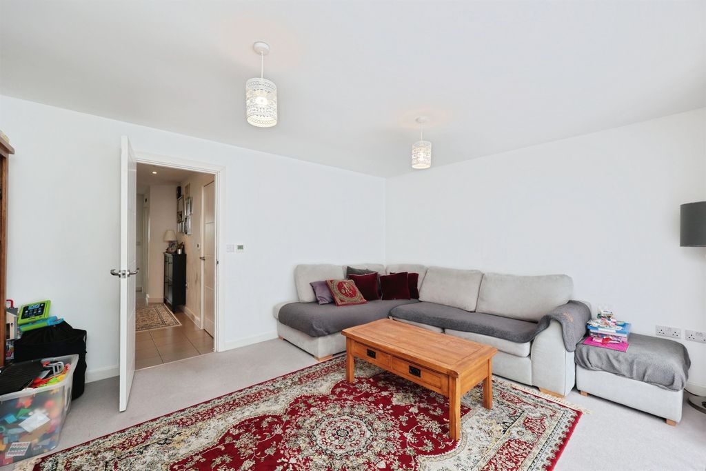Property photo 2 of 19
