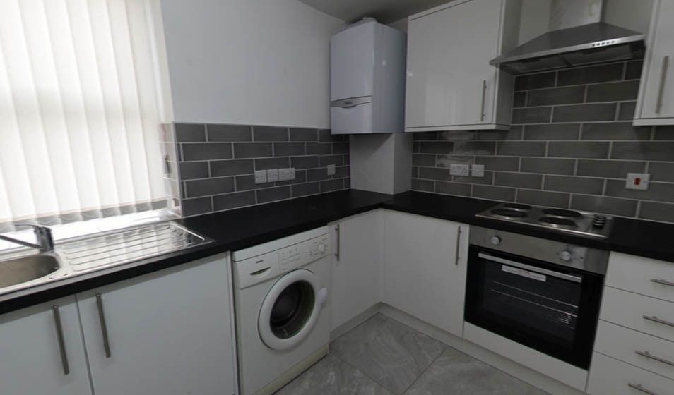 Property photo 3 of 8 Bright Modern Kitchen With Tiled Splashback, Integ...