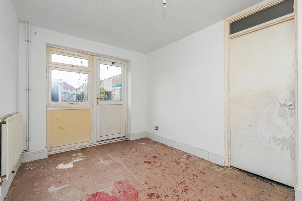 Property photo 3 of 12 23 Carnoustie, Bracknell, Rg12 8Zw