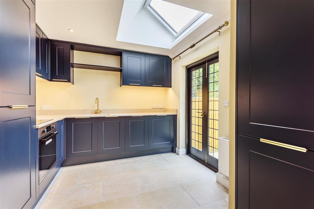 Property photo 3 of 11 903987 (12).Jpg