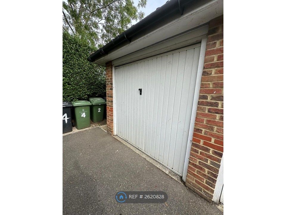 Property photo 2 of 19 Garage