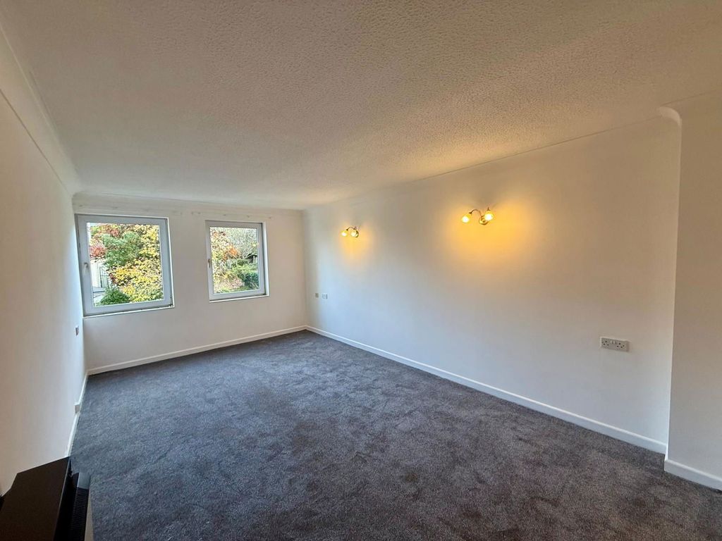 Property photo 3 of 8