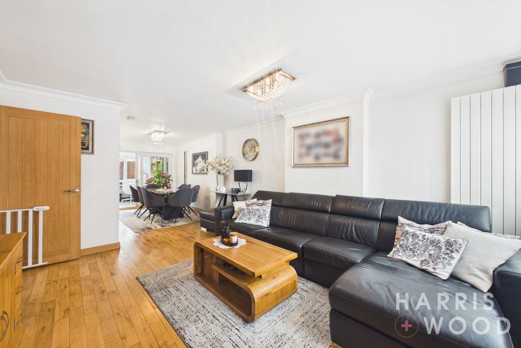 Property photo 3 of 29 5893423