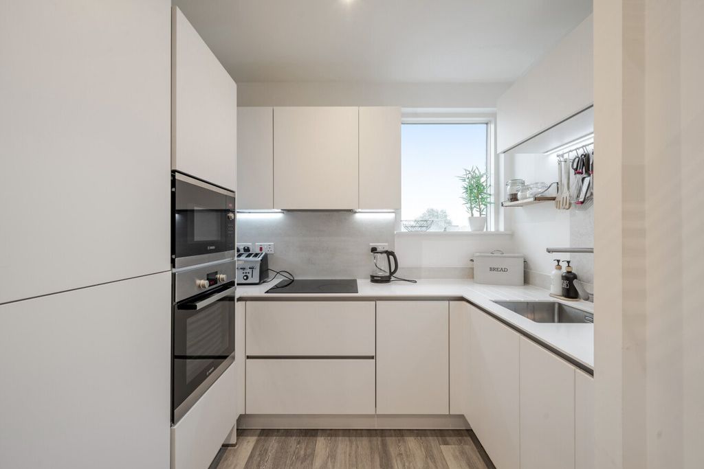 Property photo 3 of 22 Picture No. 12