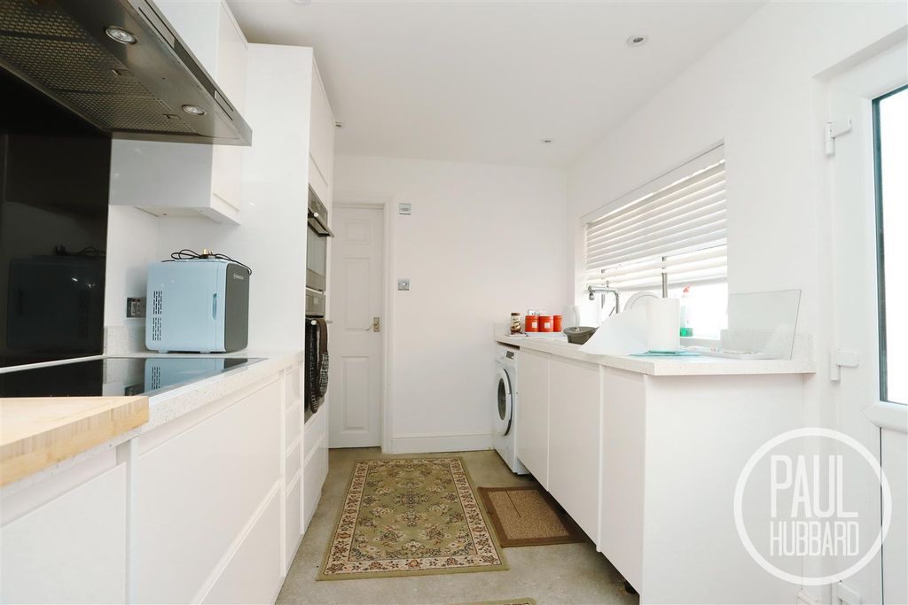 Property photo 3 of 16 Img_2162.Jpg