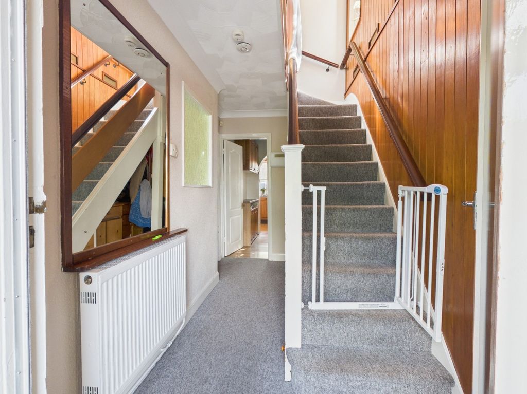 Property photo 2 of 24 Entrance Hall1
