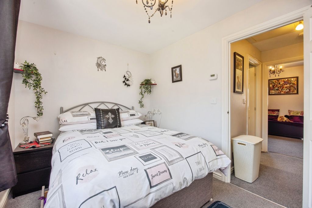 Property photo 3 of 17 Pbox-Img.Jpg