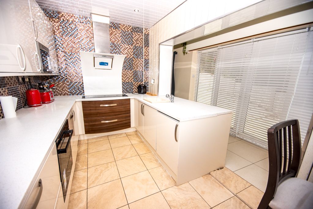 Property photo 2 of 19 5 (21)