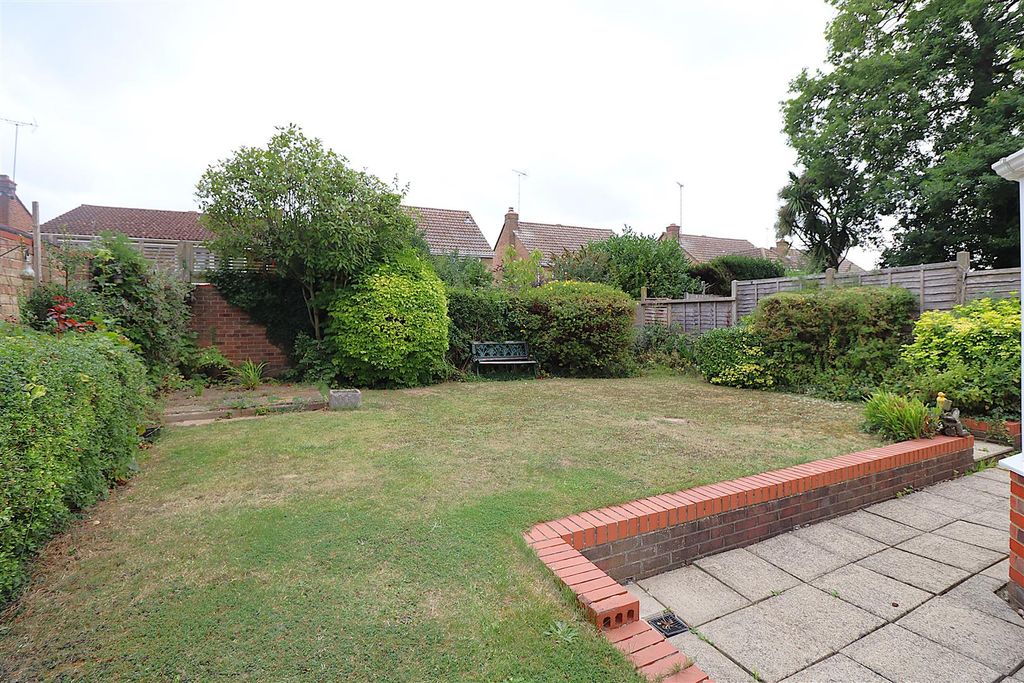 Property photo 2 of 16 Garden 1.Jpg