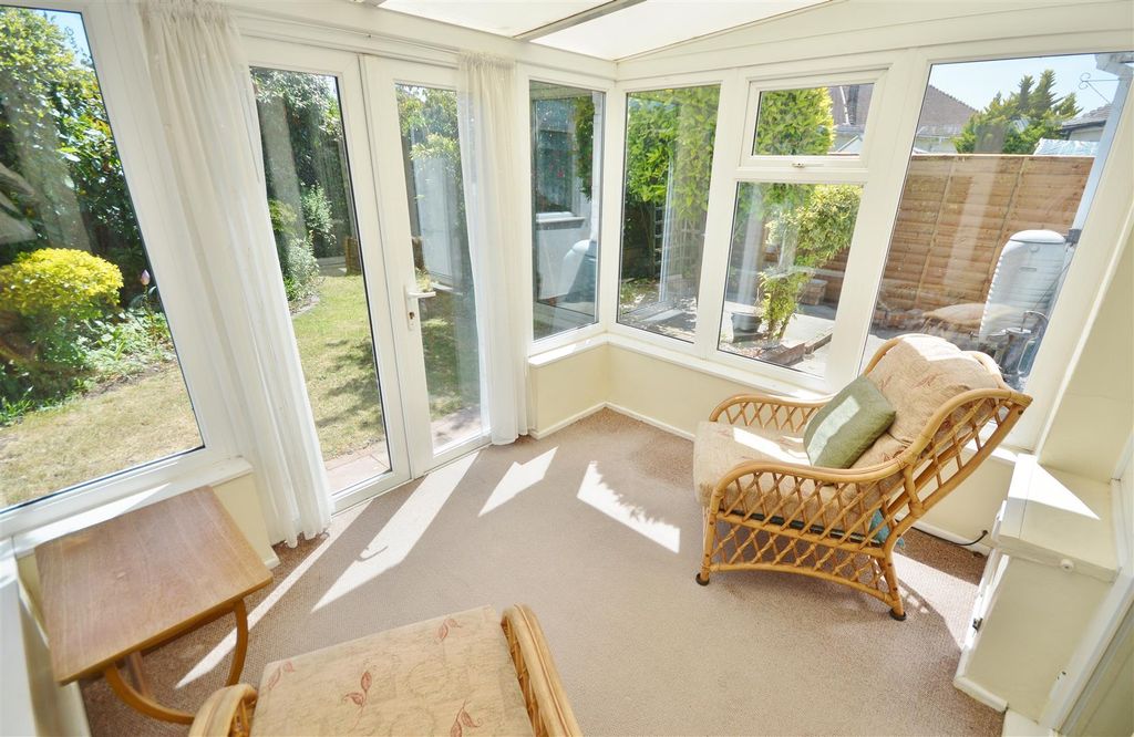 Property photo 3 of 17 Consevatory