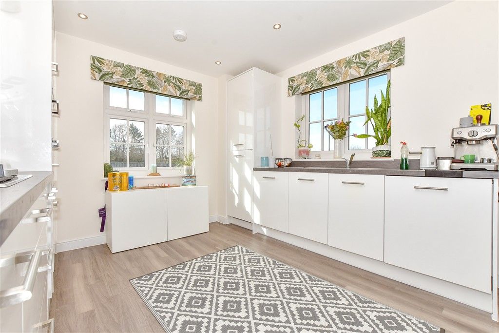 Property photo 1 of 11 Kitchen/Lounge/Diner