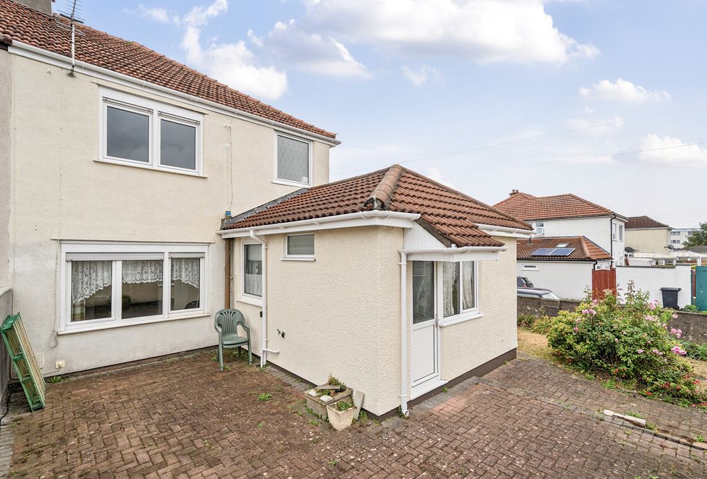 Property photo 3 of 22 1328550-7-688B2Eb...