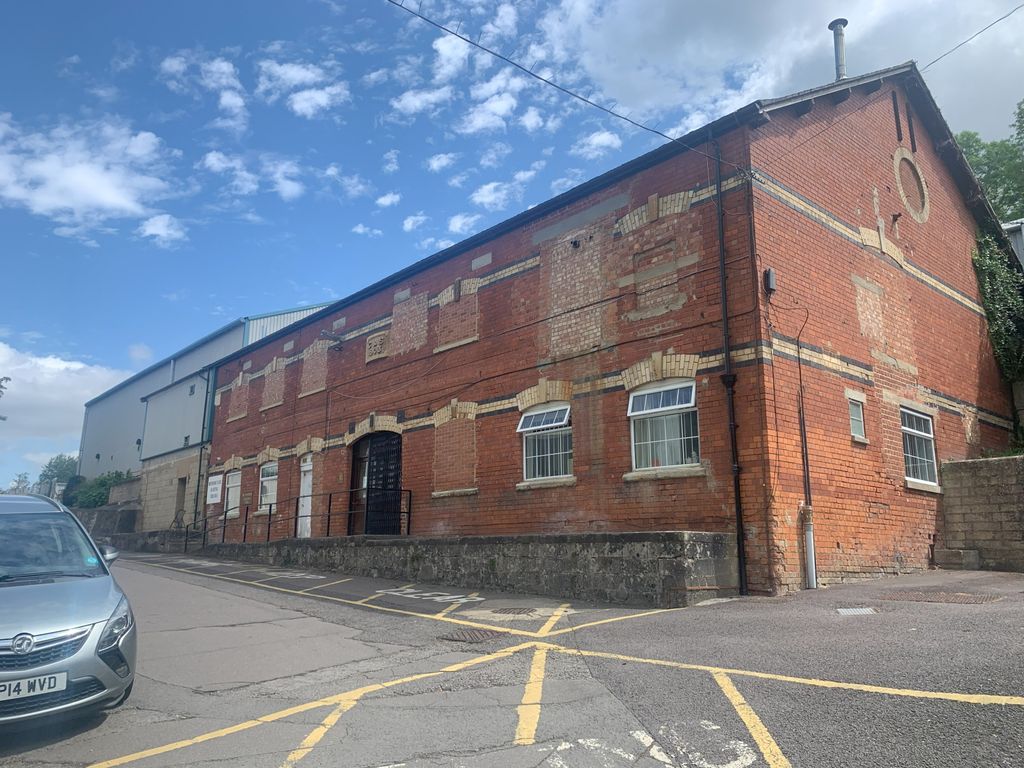 Property photo 1 of 12 10 B Salmon Springs Trading Estate, Stroud, Gloucestershire