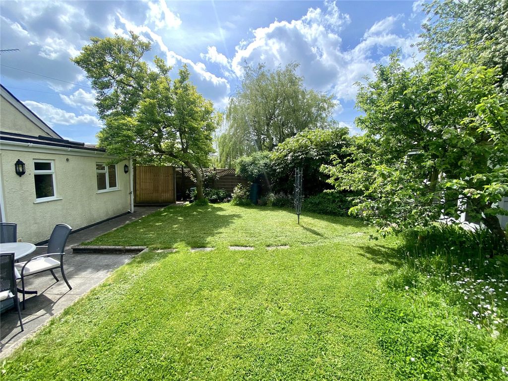 Property photo 2 of 23 Picture No. 24