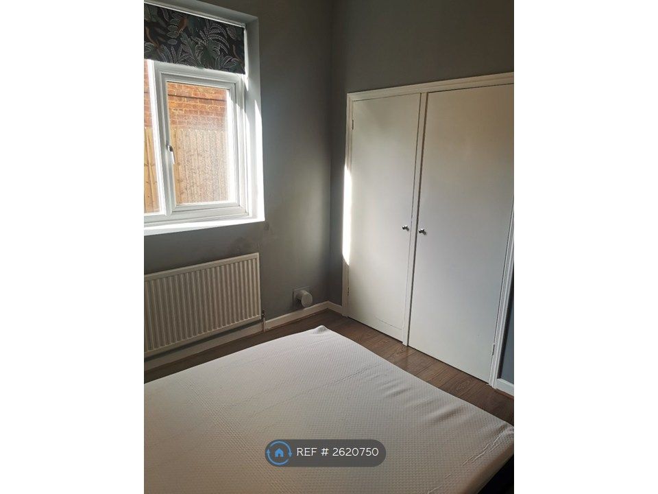 Property photo 3 of 10 Bedroom