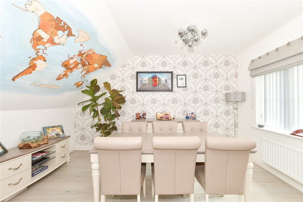 Property photo 1 of 14 Dining Area