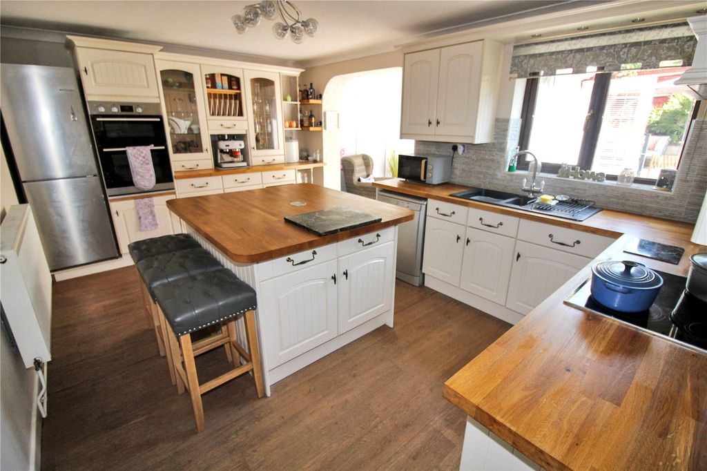 Property photo 2 of 17 Picture No. 06