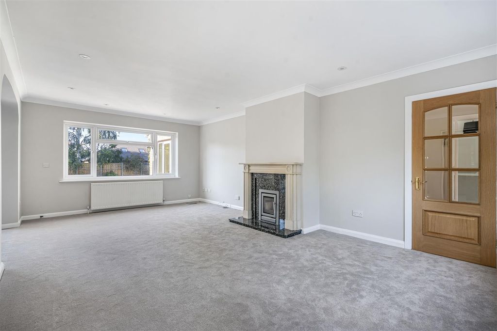 Property photo 3 of 21 30_63725.Jpg