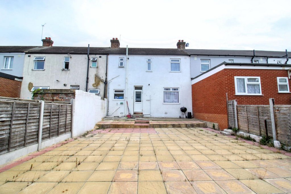Property photo 2 of 10
