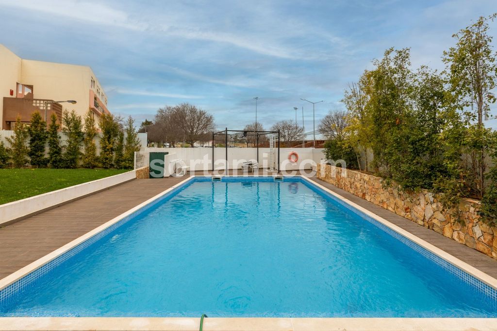 Property photo 1 of 75