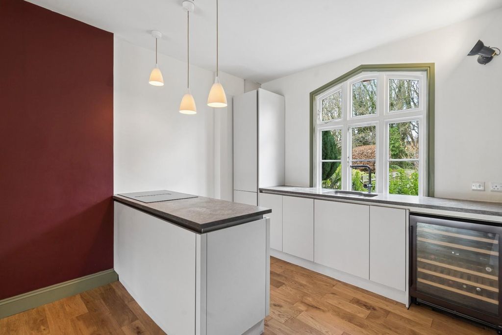 Property photo 3 of 23 Kitchen