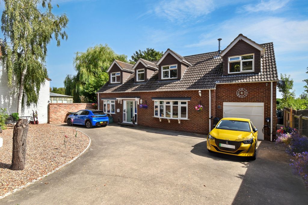 Property photo 2 of 33