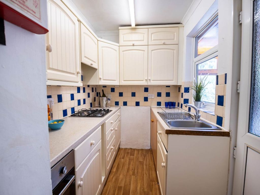 Property photo 3 of 19 125_Broadoak_Road_Canterbury-6