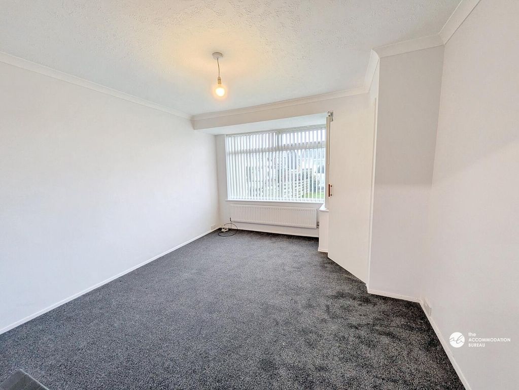 Property photo 3 of 24 Living Room