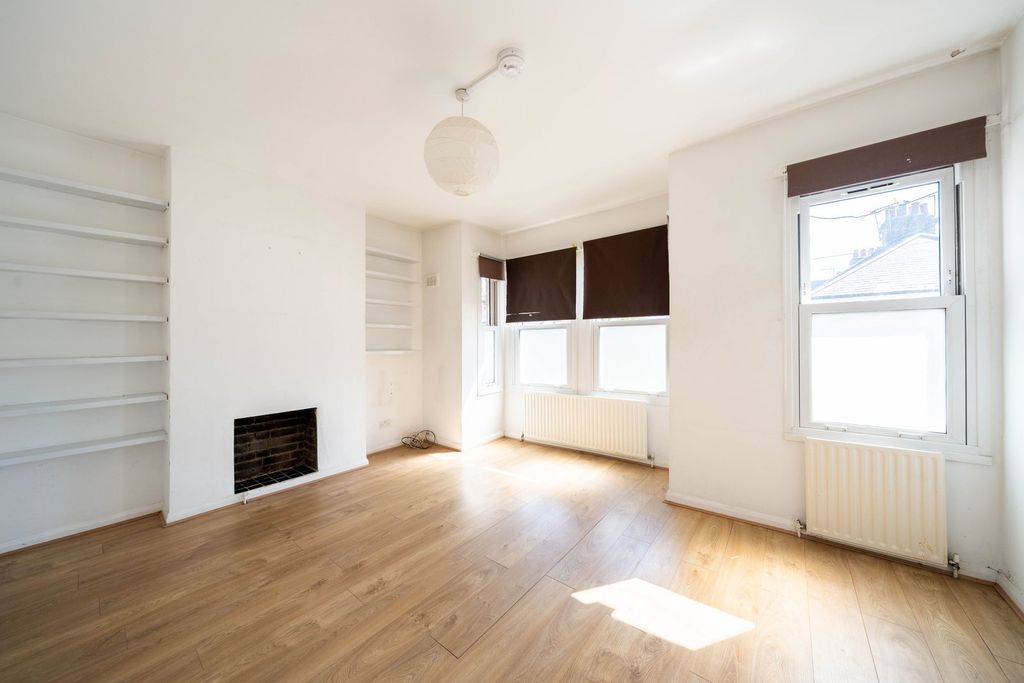 Property photo 2 of 11