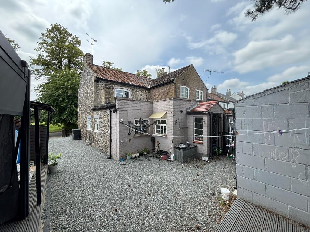 Property photo 2 of 13