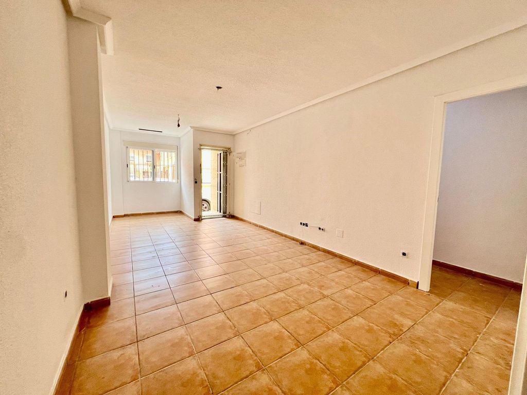 Property photo 3 of 40