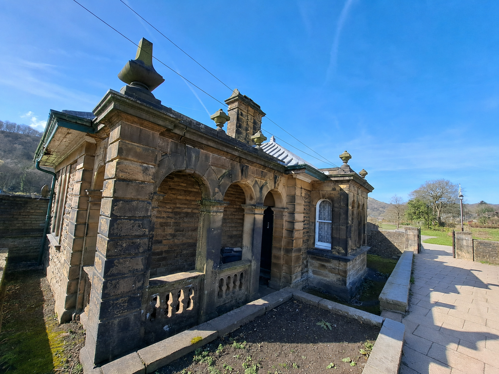 Property photo 1 of 6