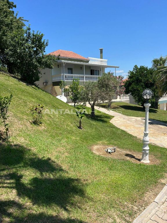Property photo 3 of 45