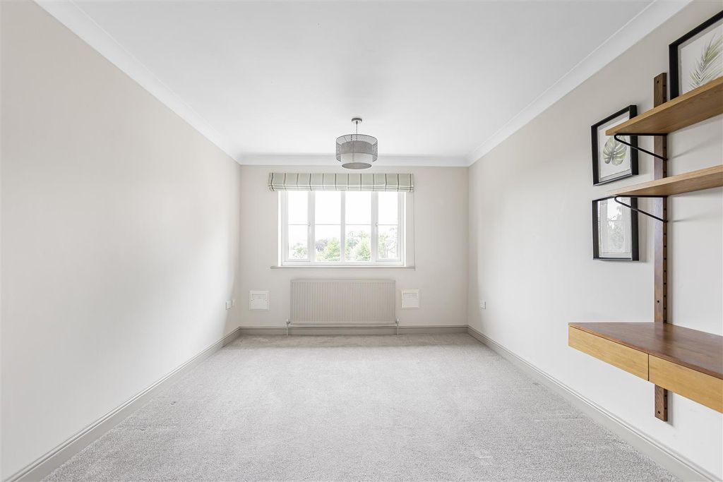 Property photo 3 of 16 15_59849.Jpg