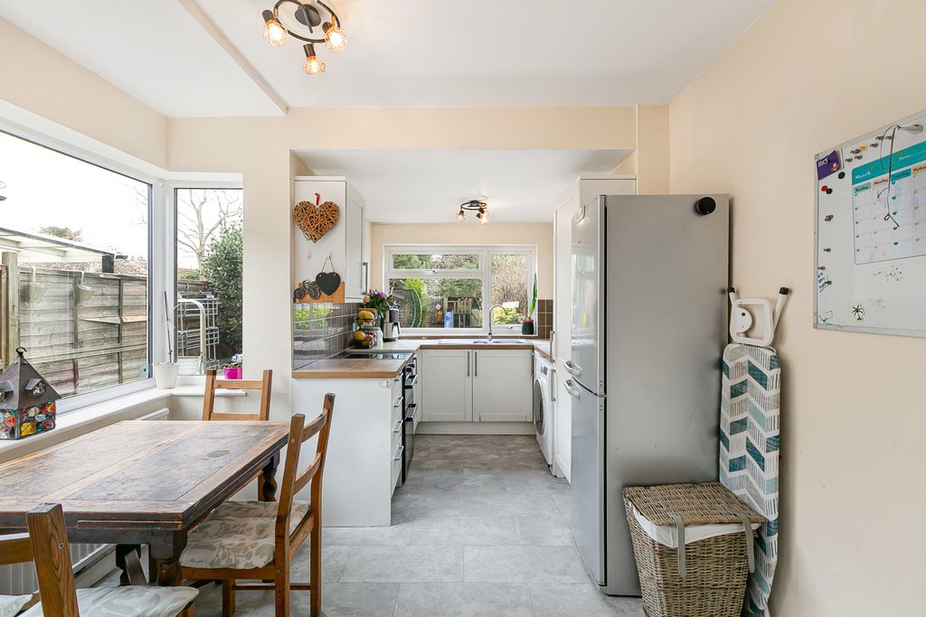 Property photo 3 of 35 Kitchen