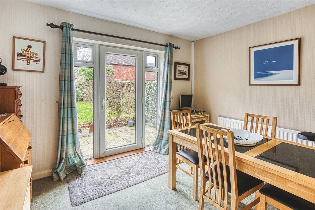 Property photo 3 of 12