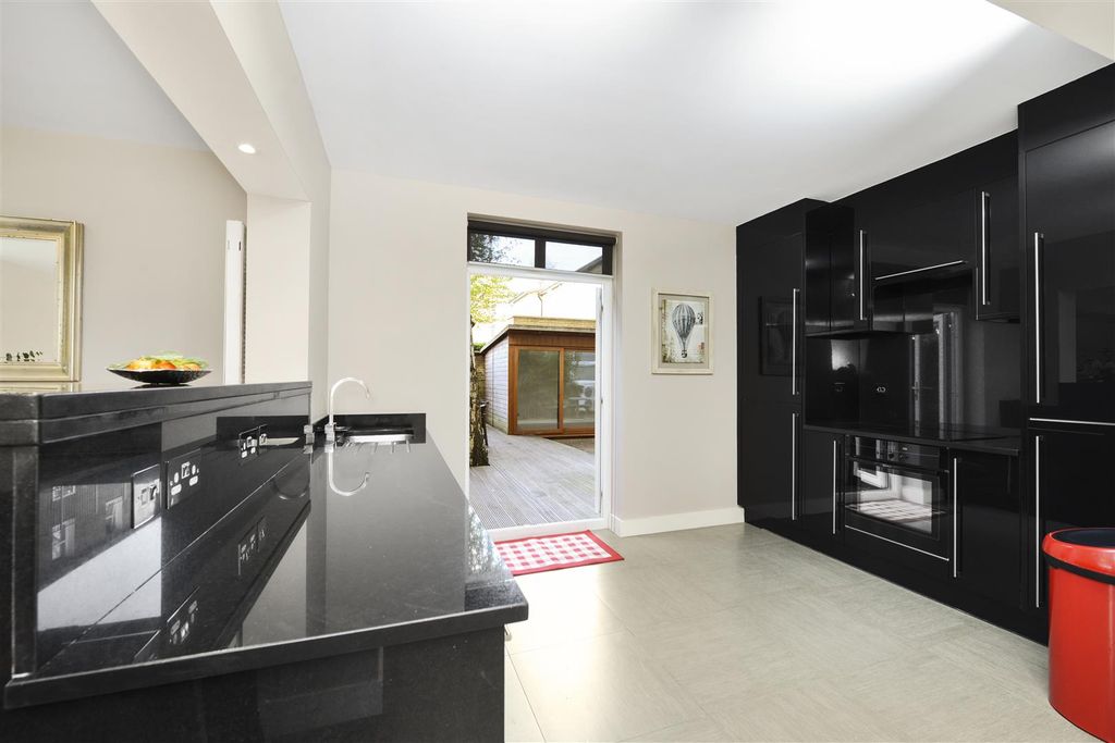 Property photo 3 of 17 30Bc Kitchen.Jpg