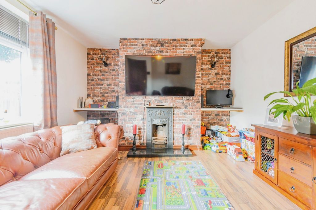 Property photo 2 of 15