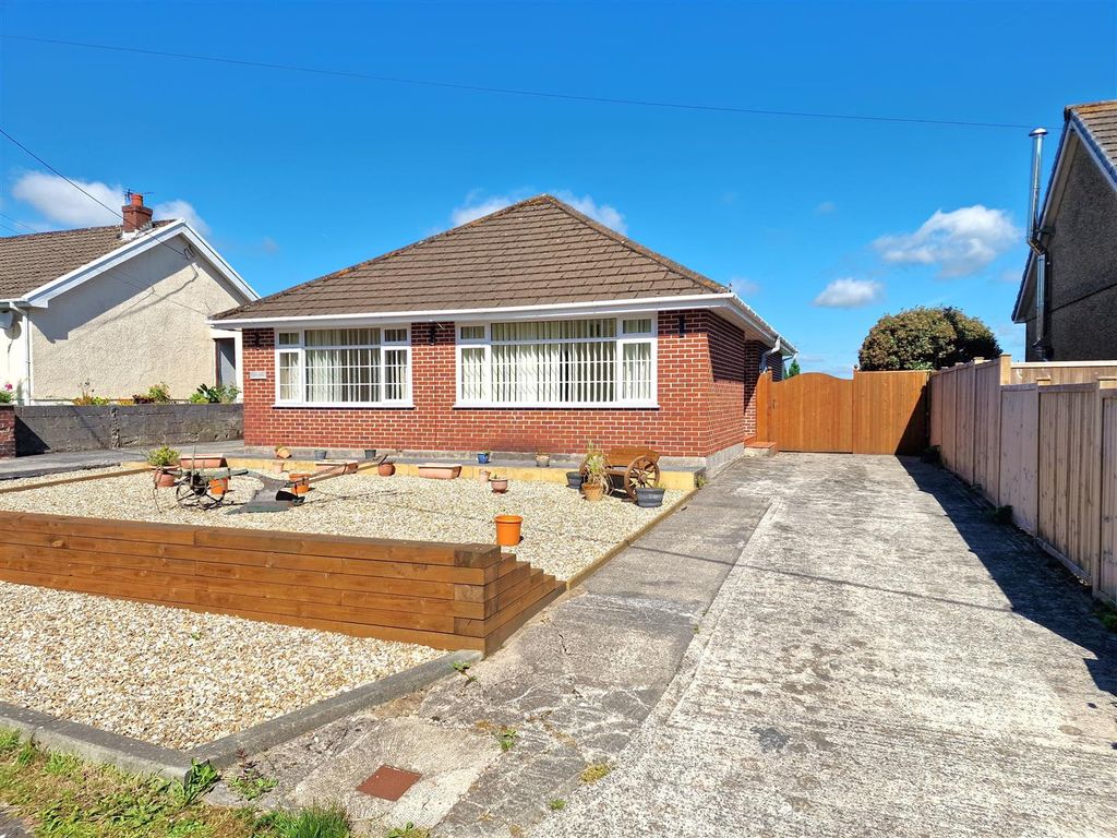 Property photo 1 of 21
