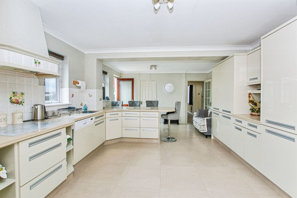 Property photo 2 of 26